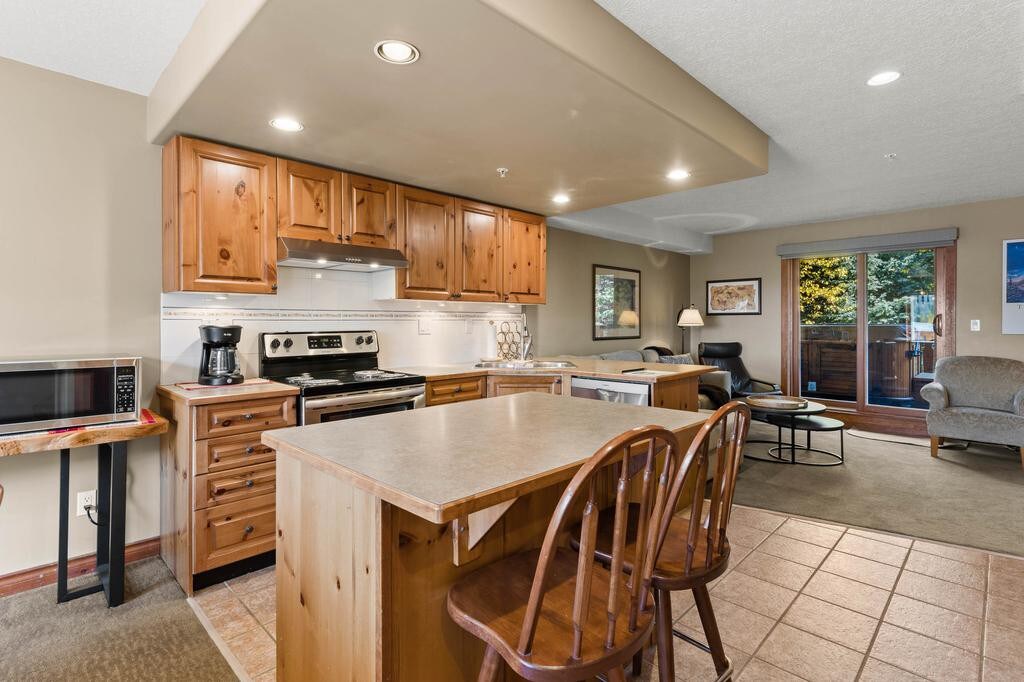 Timberline 15: 2BR Close to Village w/ Hot Tub
