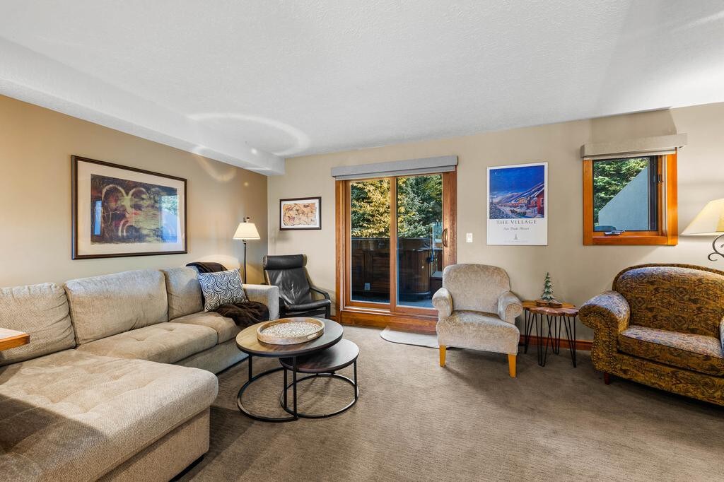 Timberline 15: 2BR Close to Village w/ Hot Tub