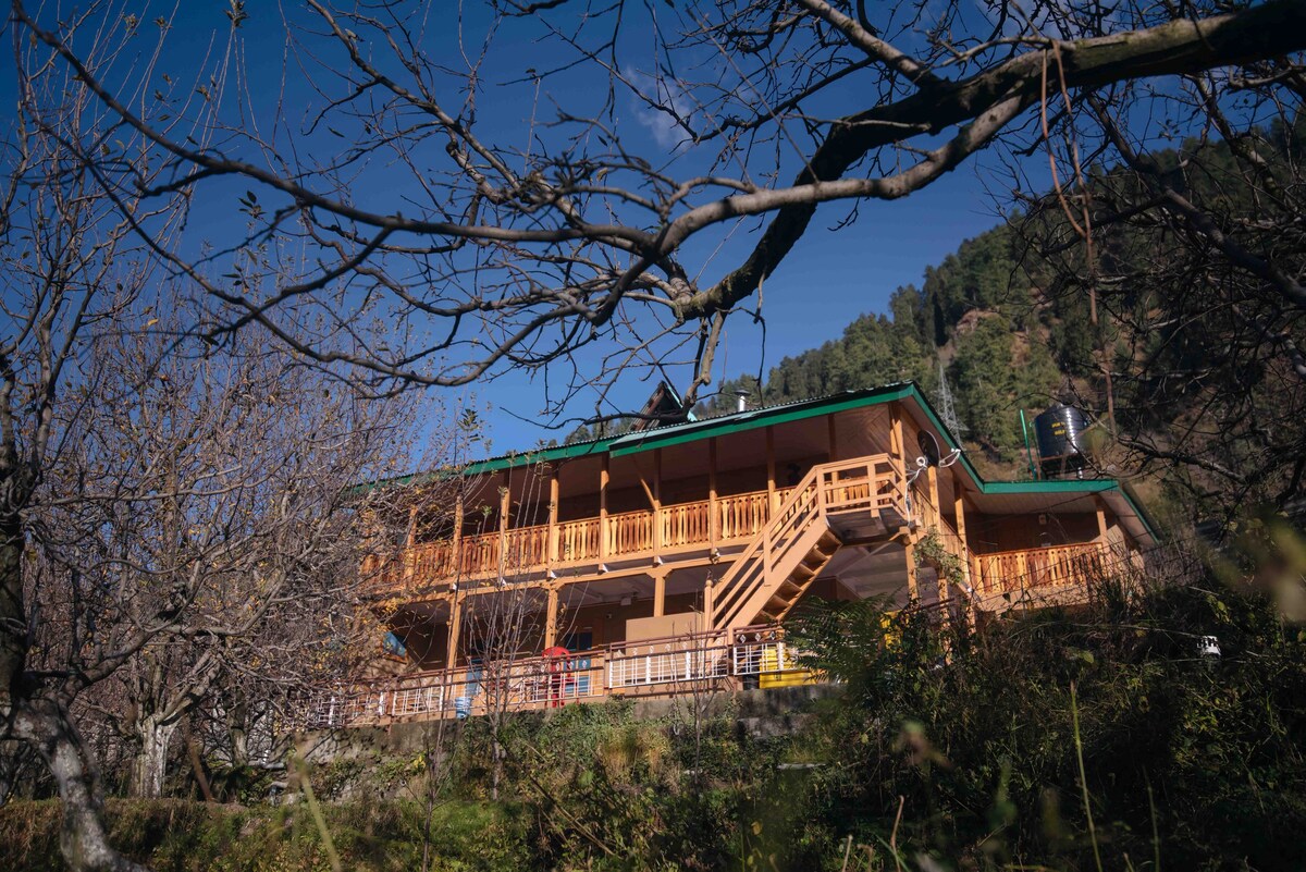 Eco-friendly mountain cottage- manali