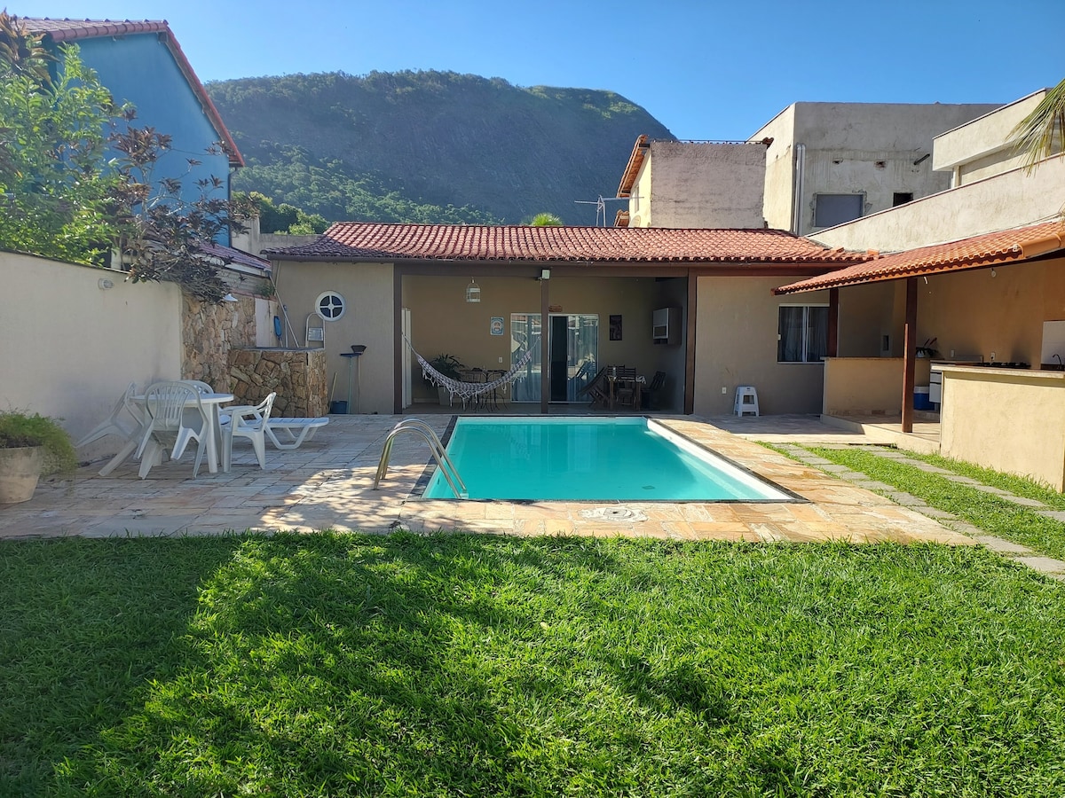 Casa com quintal- Itaipuaçú Praia, Serra e lazer.