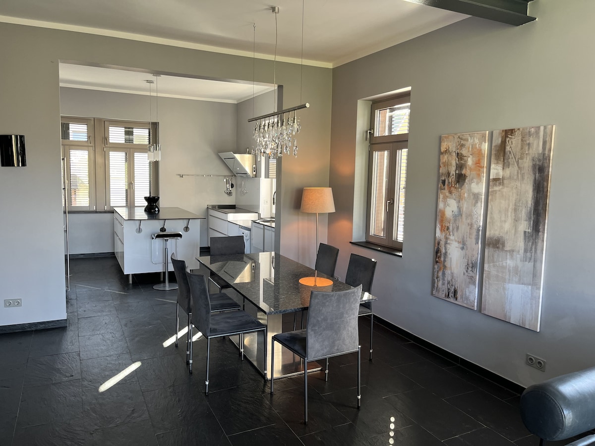 Traumhafte Wohnung mit Neckarblick und Terrasse