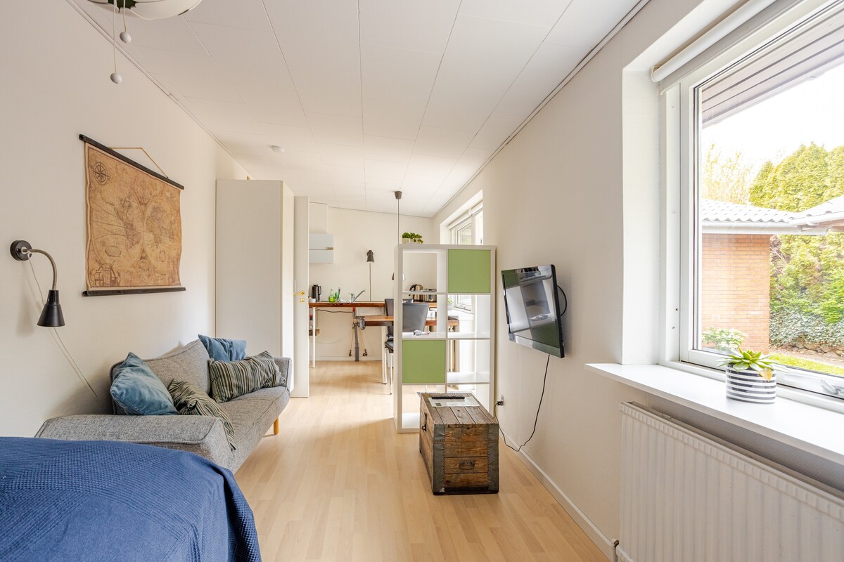 小公寓，带毗邻卧室+独立卫生间