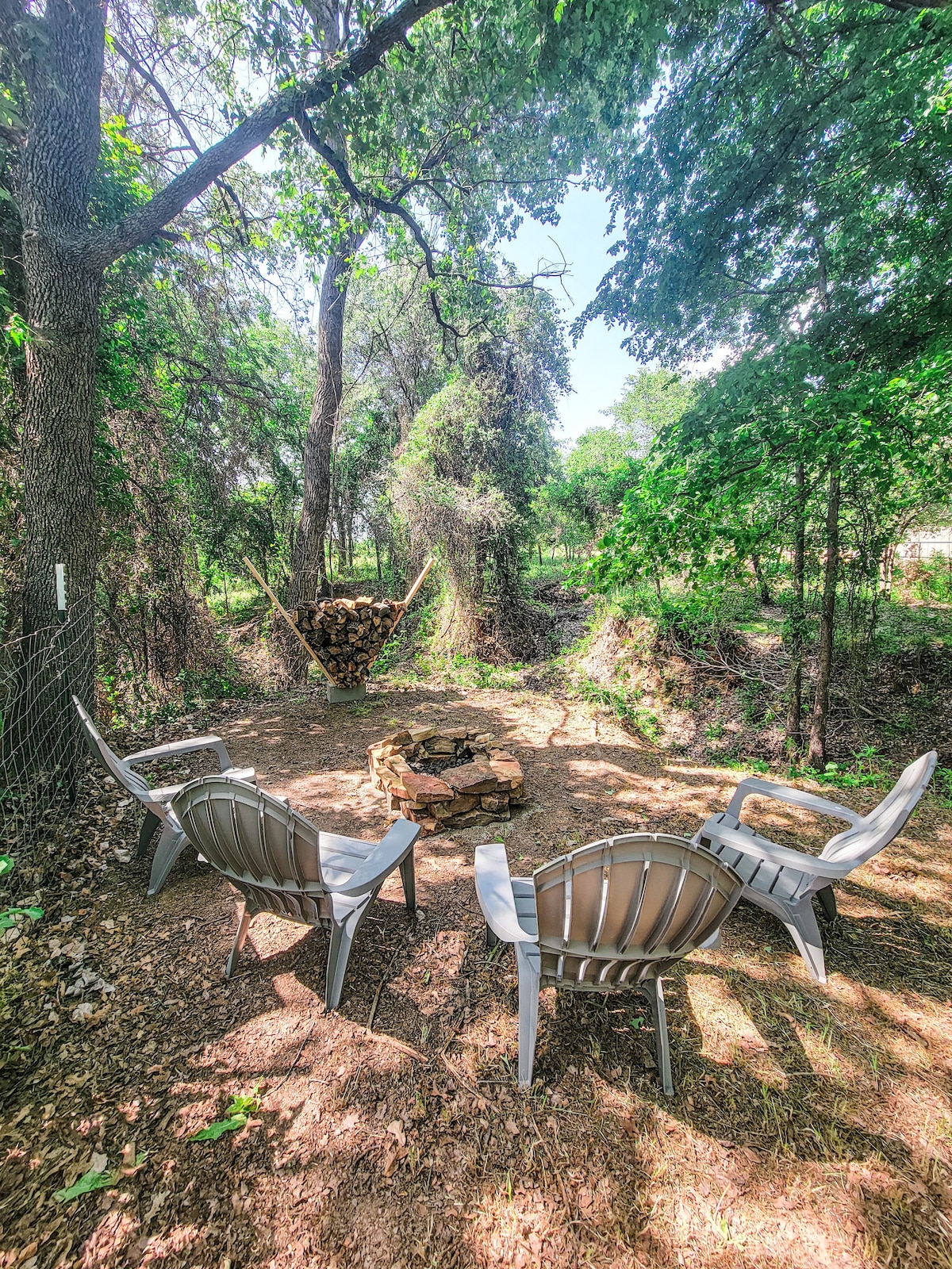 Peaceful Cozy Cabin on Salt Creek.