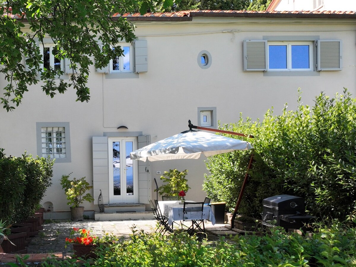 Terratetto con piscina e splendida vista