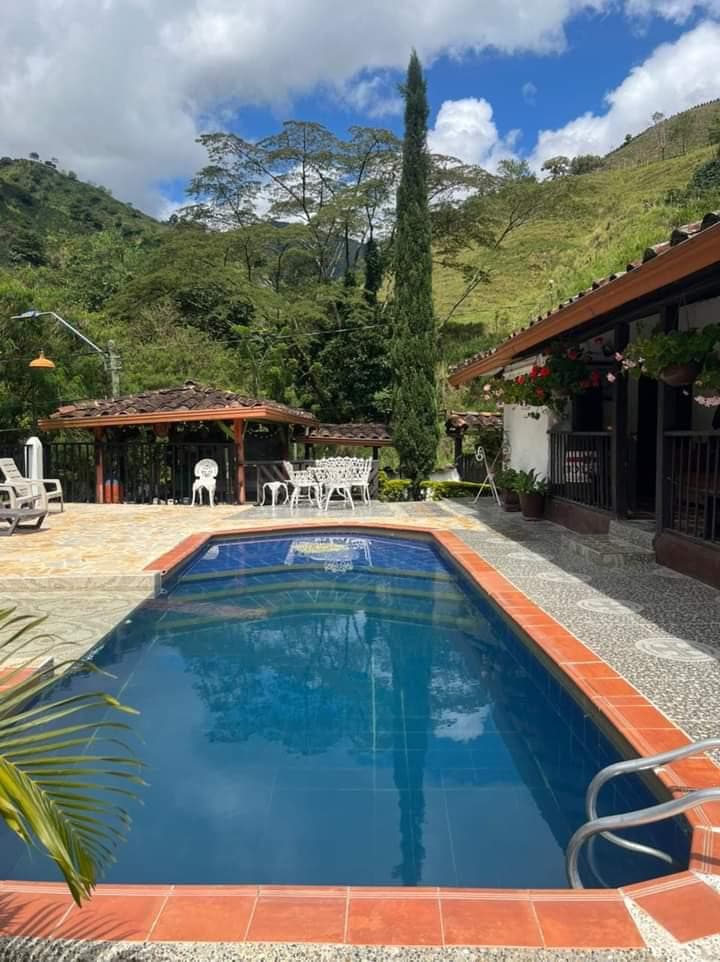 Finca la Pascua-City Bolar Antioquia ！