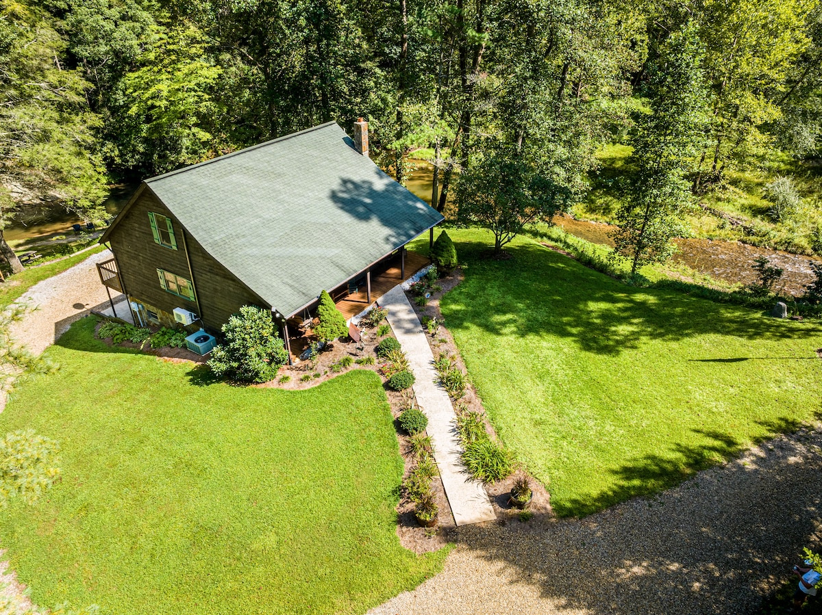 Sweetwater, a tranquil stream front mountain cabin