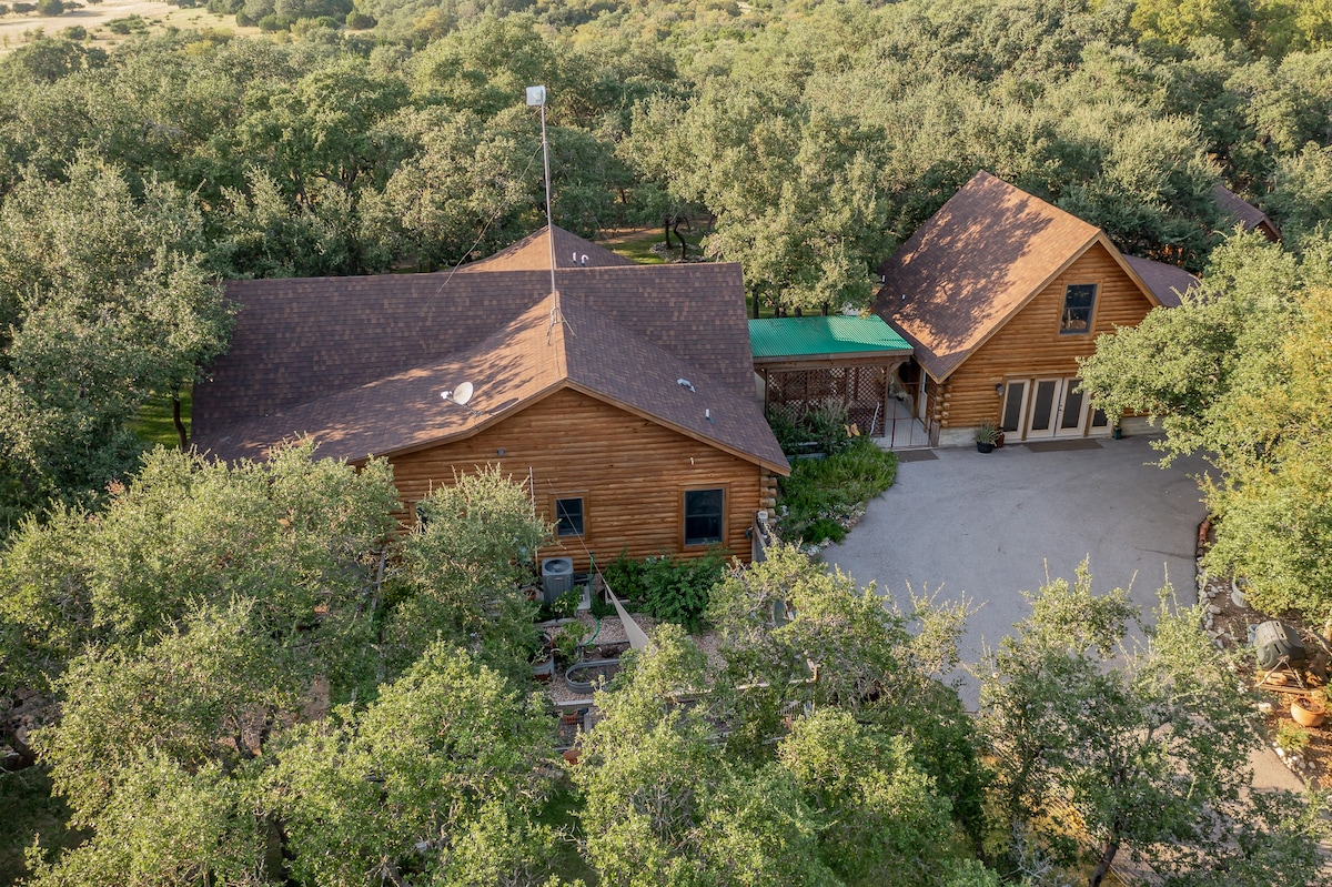 Hill Country Ranch, boutique sleeping cabin