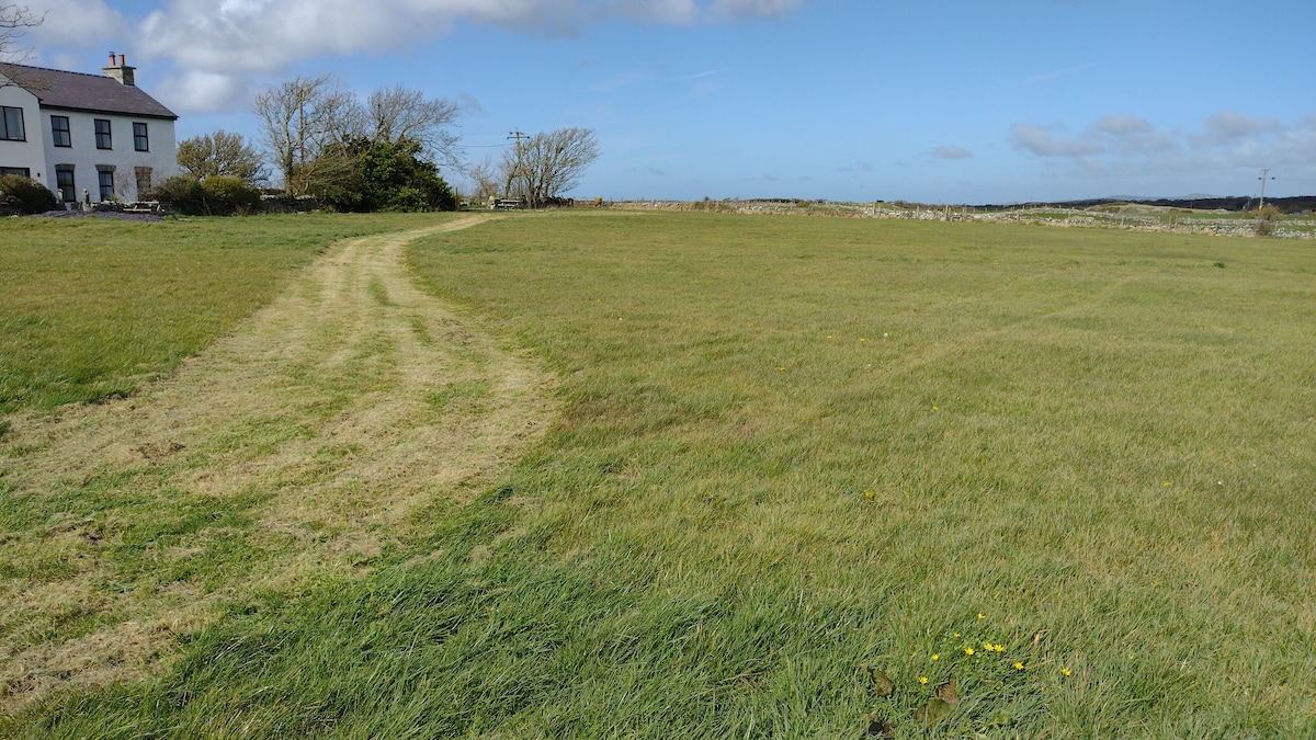 Tŷ Perllan - an idyllic Anglesey hideaway.