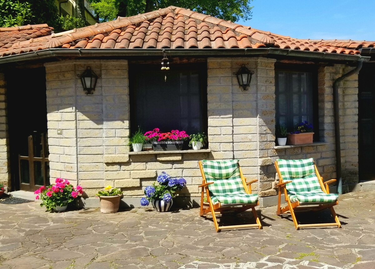 Cottage con giardino privato vicino Roma