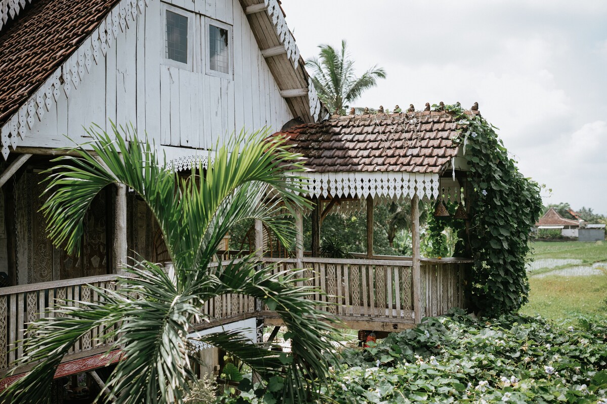 The Rice Joglo Eco-Stay - Treehouse