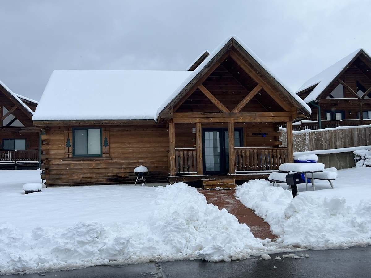 The Reber's Warrens Cabin: 428 Overlook