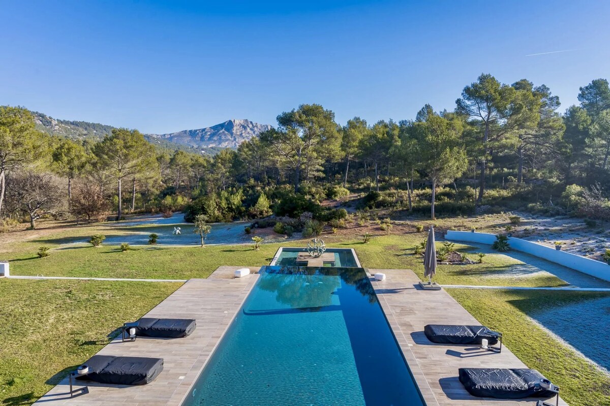 Charming villa private pool 10 people near Aix