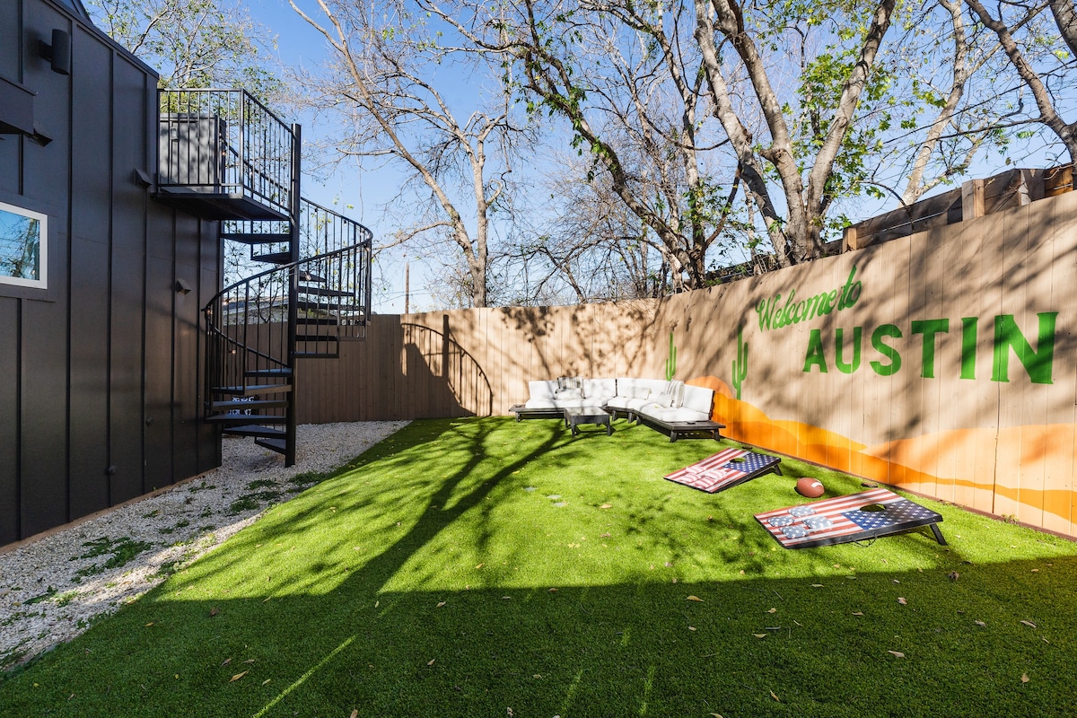 Modern Home Near Airport & DT in East Austin