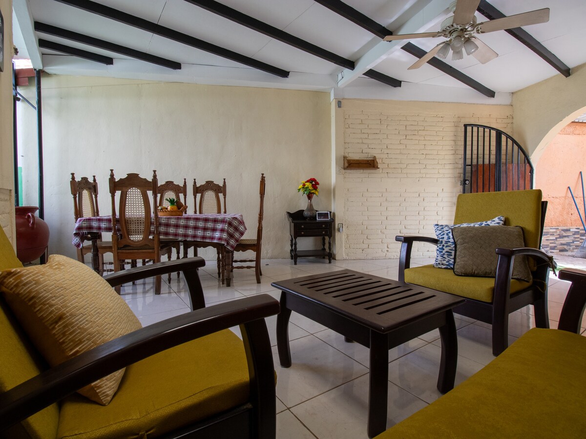 美丽舒适的4卧室房源，位于马那瓜独一无二！