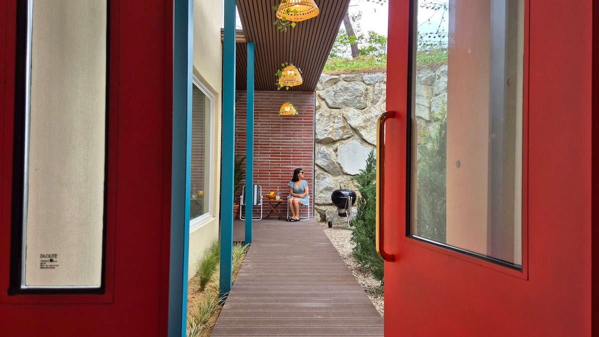 Sokcho和Naksan私人膳宿公寓附近的70平阳泳池别墅套装热水泳池屏幕高尔夫桑拿私人使用
