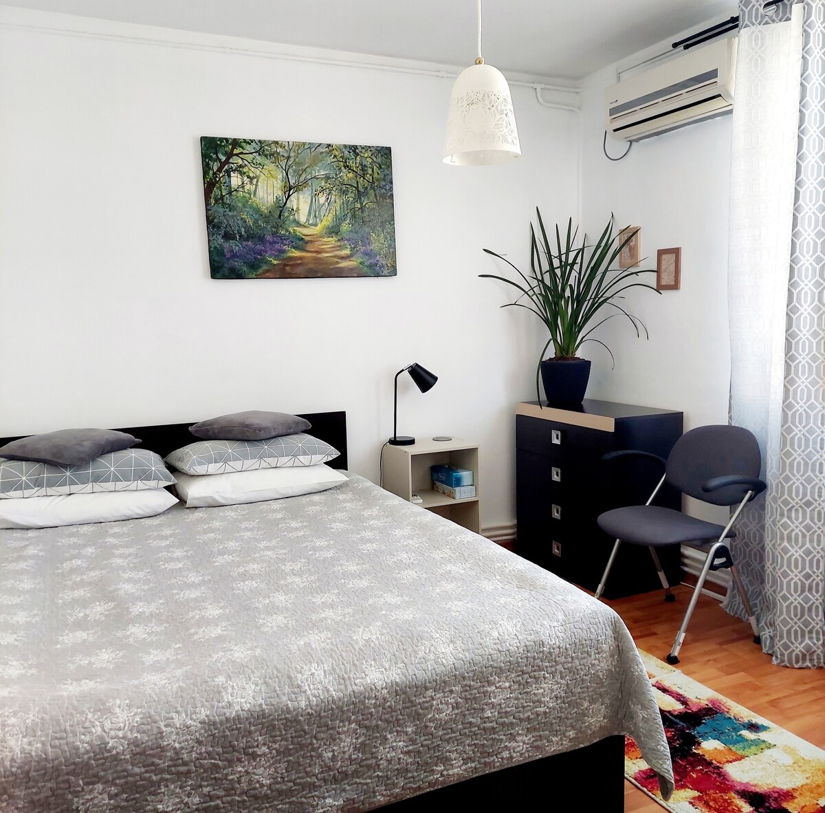 Lovely - big private bedroom in shared apartment