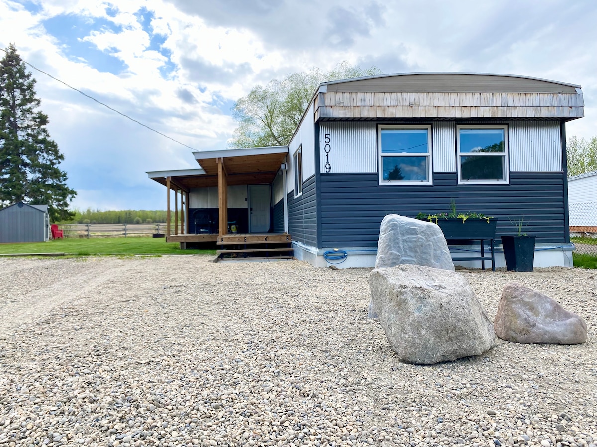 Lac Ste Anne的家，背靠宁静的农田