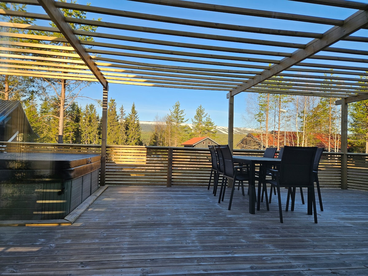 Villa i Sälen by med utsikt över Hemfjället