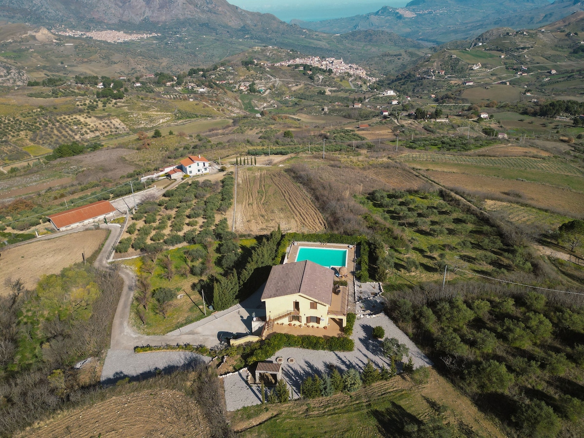 Luxury Sicily Villa: Pool, Ocean & Mountain views