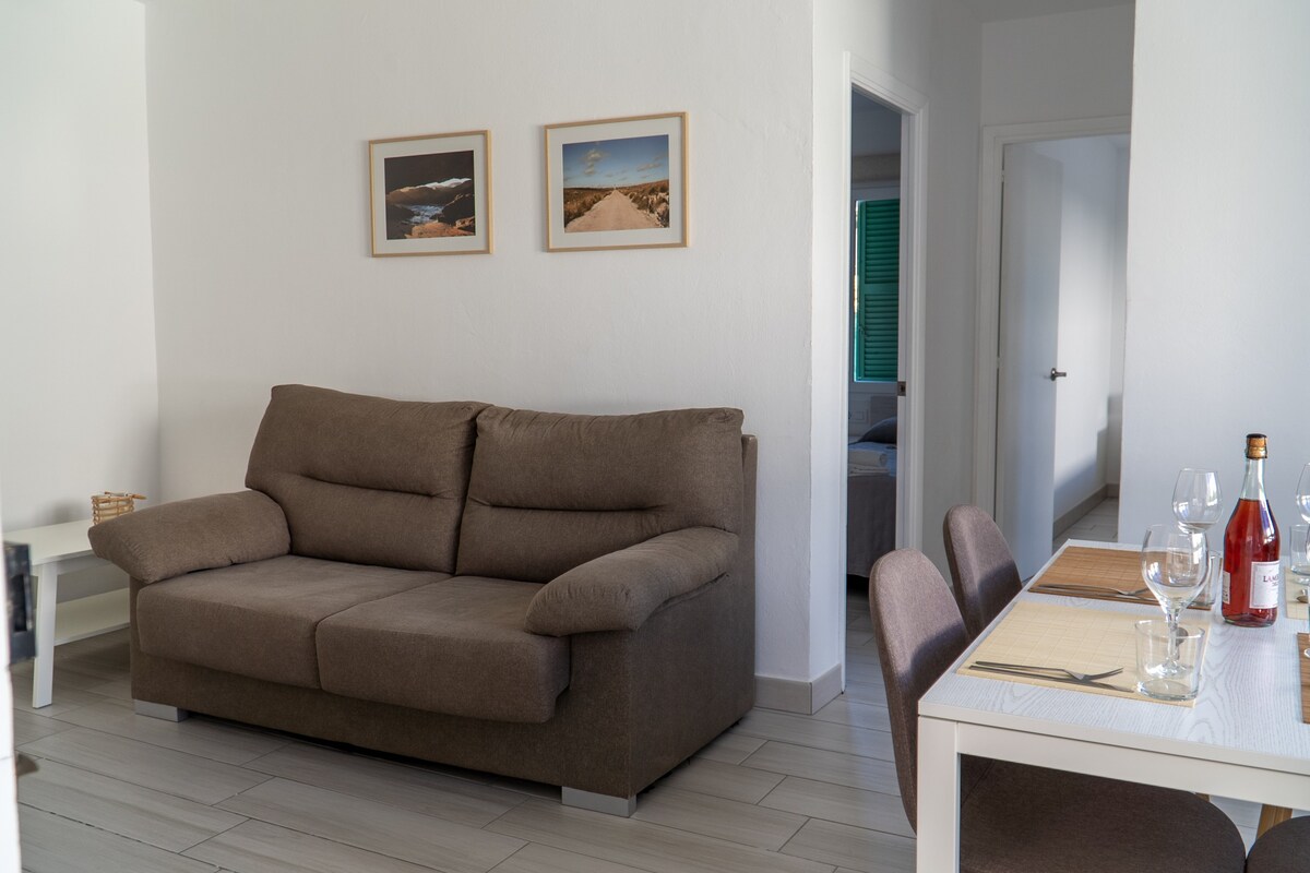 Acogedor y reformado apartamento con patio privado