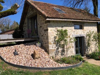 Relaxante tiny house avec jacuzzi à la campagne