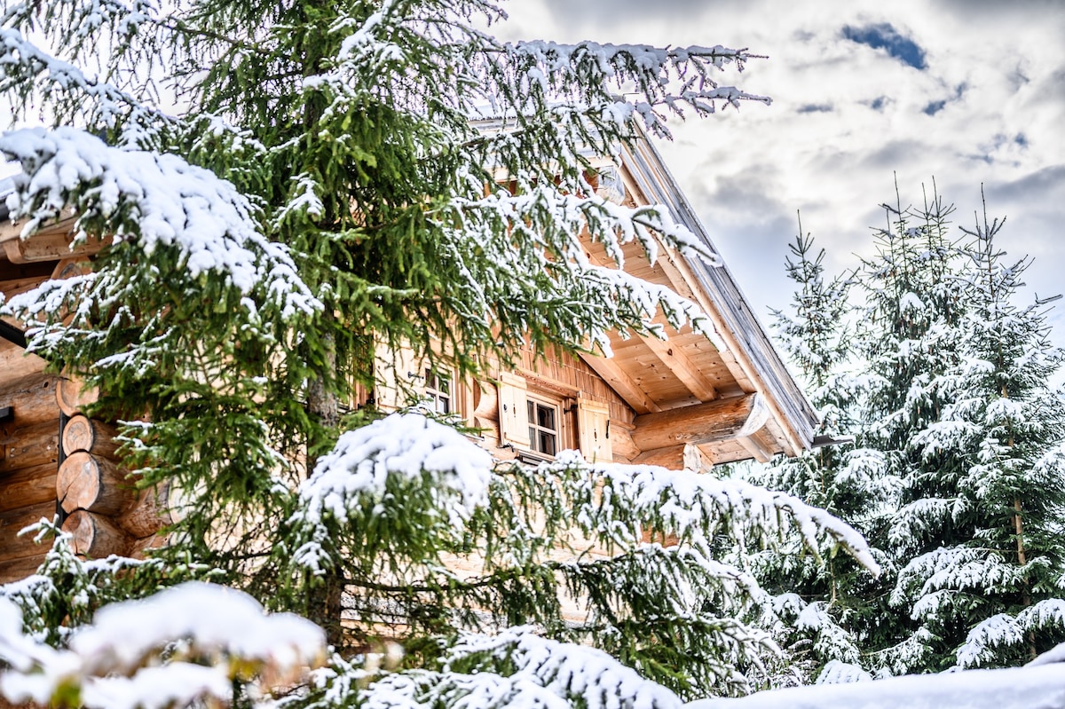 Luxus Blockhaus Chalet - Whirlwanne & Zirben-Sauna