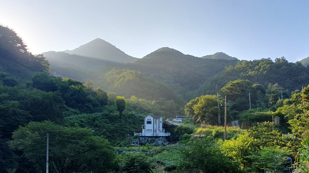 大自然的声音，只是一个可以治愈的地方，「在这里，您可以呼吸大自然的拥抱，是呼吸大自然的「复合式蒙桑加」