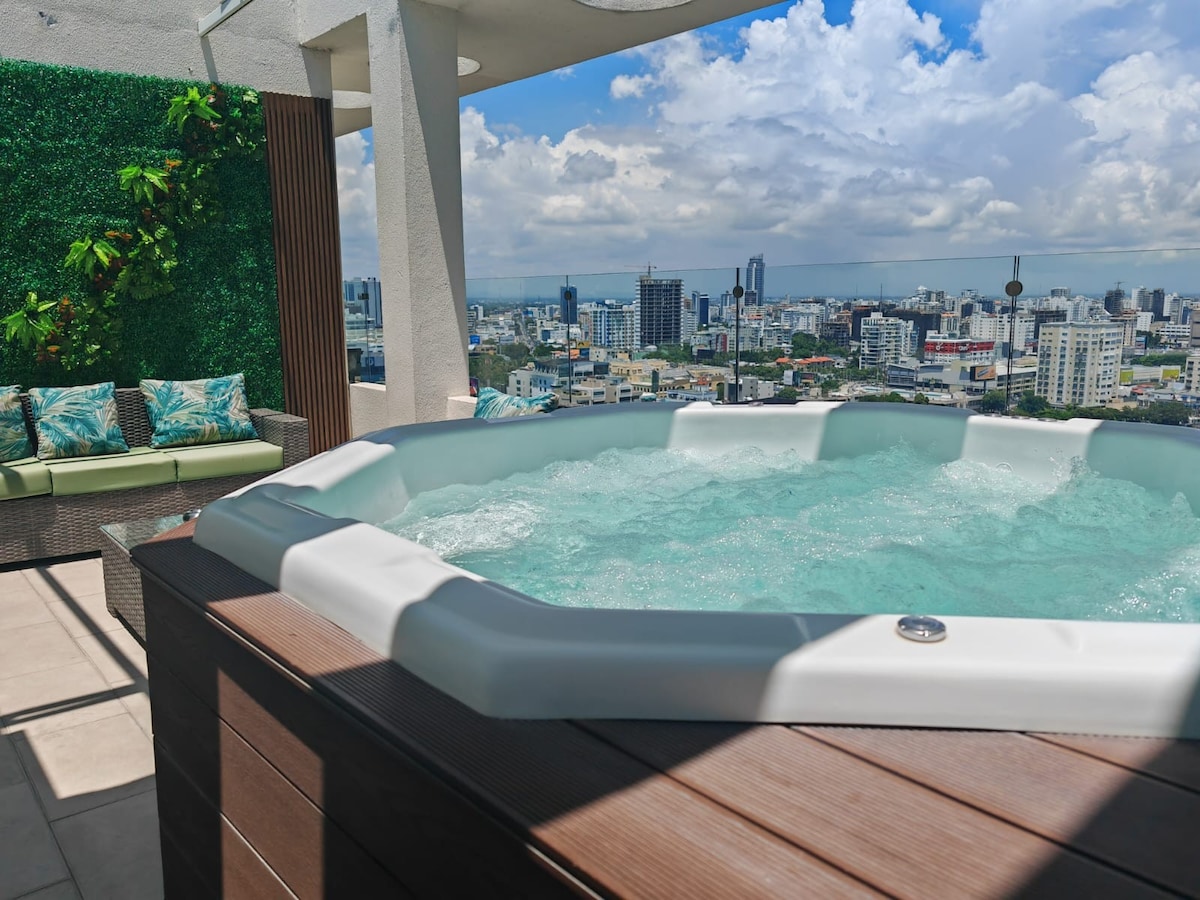 Luxury Penthouse, private Jacuzzy & Terrace, 2BR