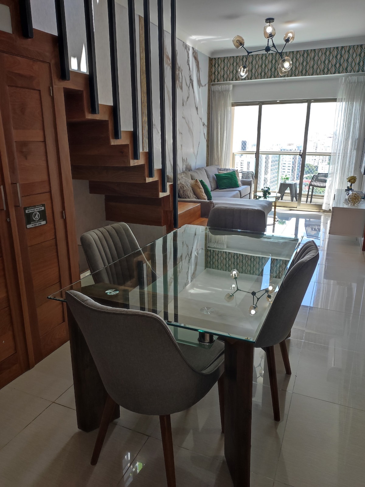 Luxury Penthouse, private Jacuzzy & Terrace, 2BR