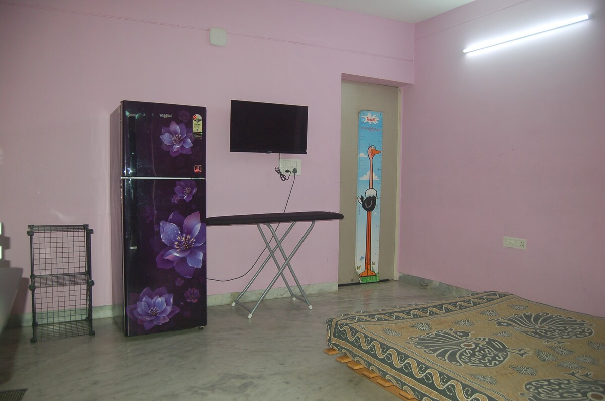 Chandroom @Virugambakkam w/o kitchen