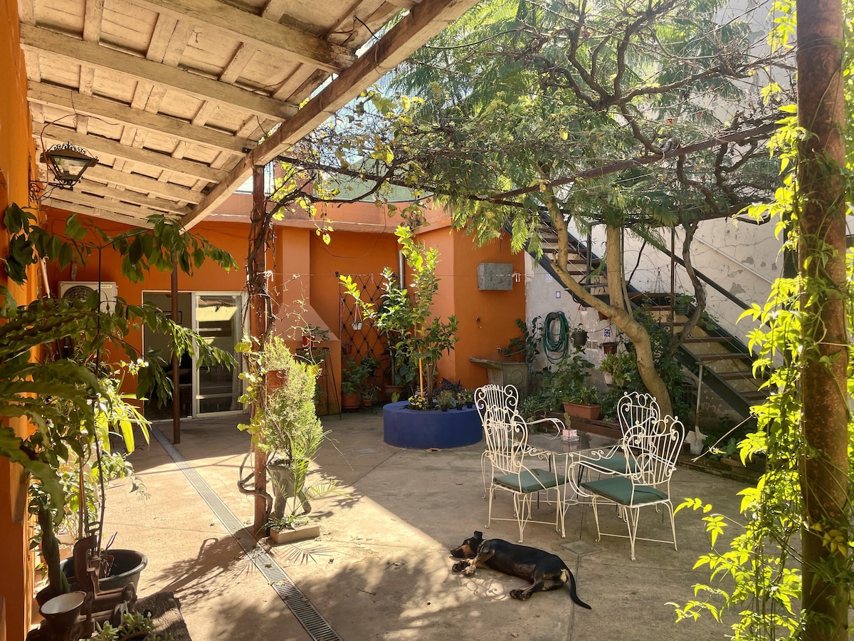 Casa colonial  patio de encanto y terraza al río