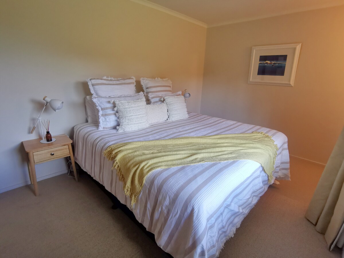 Westridge Stay
2 bed guesthouse pool & spa access