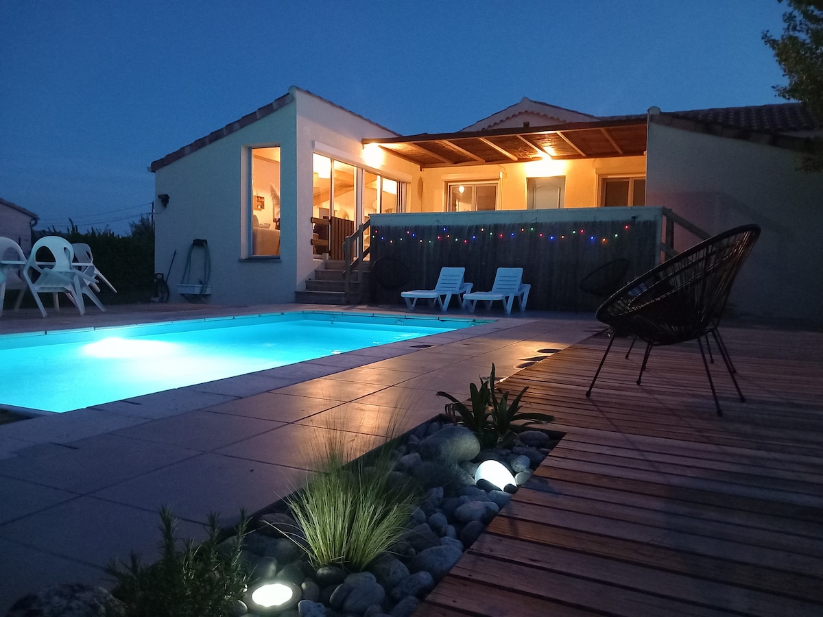 Gîte Le vallon des vignes, piscine privée, jardin