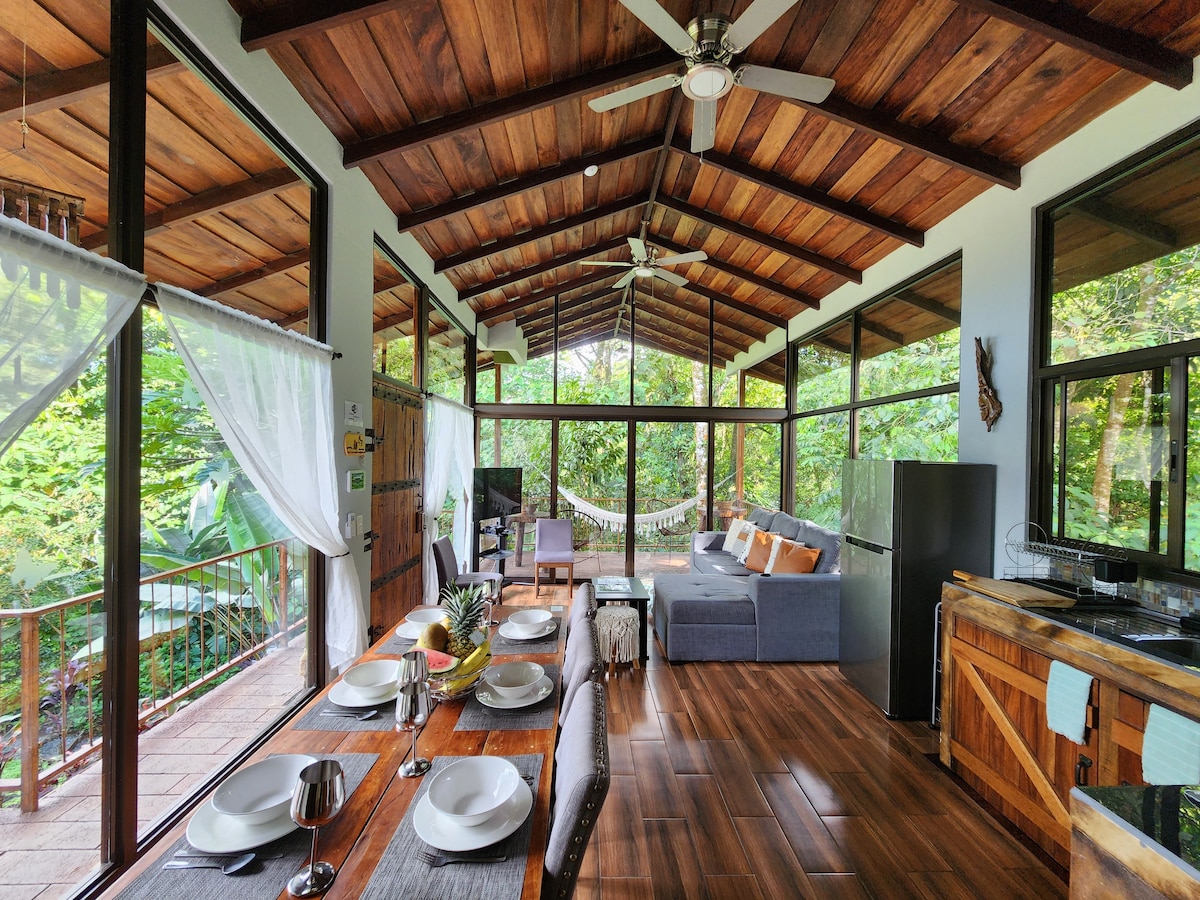 Rainforest Glass Cabin, The Congo, La Fortuna