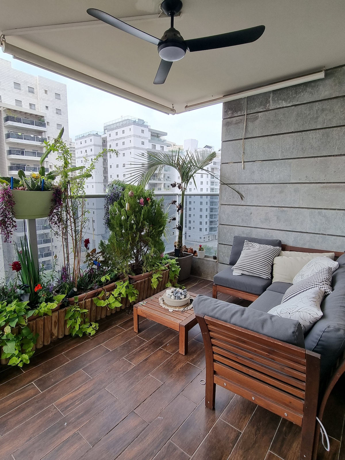 Lovely 5-bedroom balcony apartment+free parking