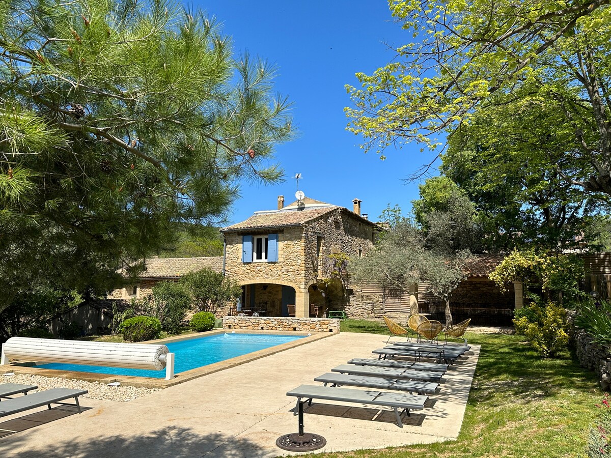 Gîte La Citadelle mas en pierre piscine privée