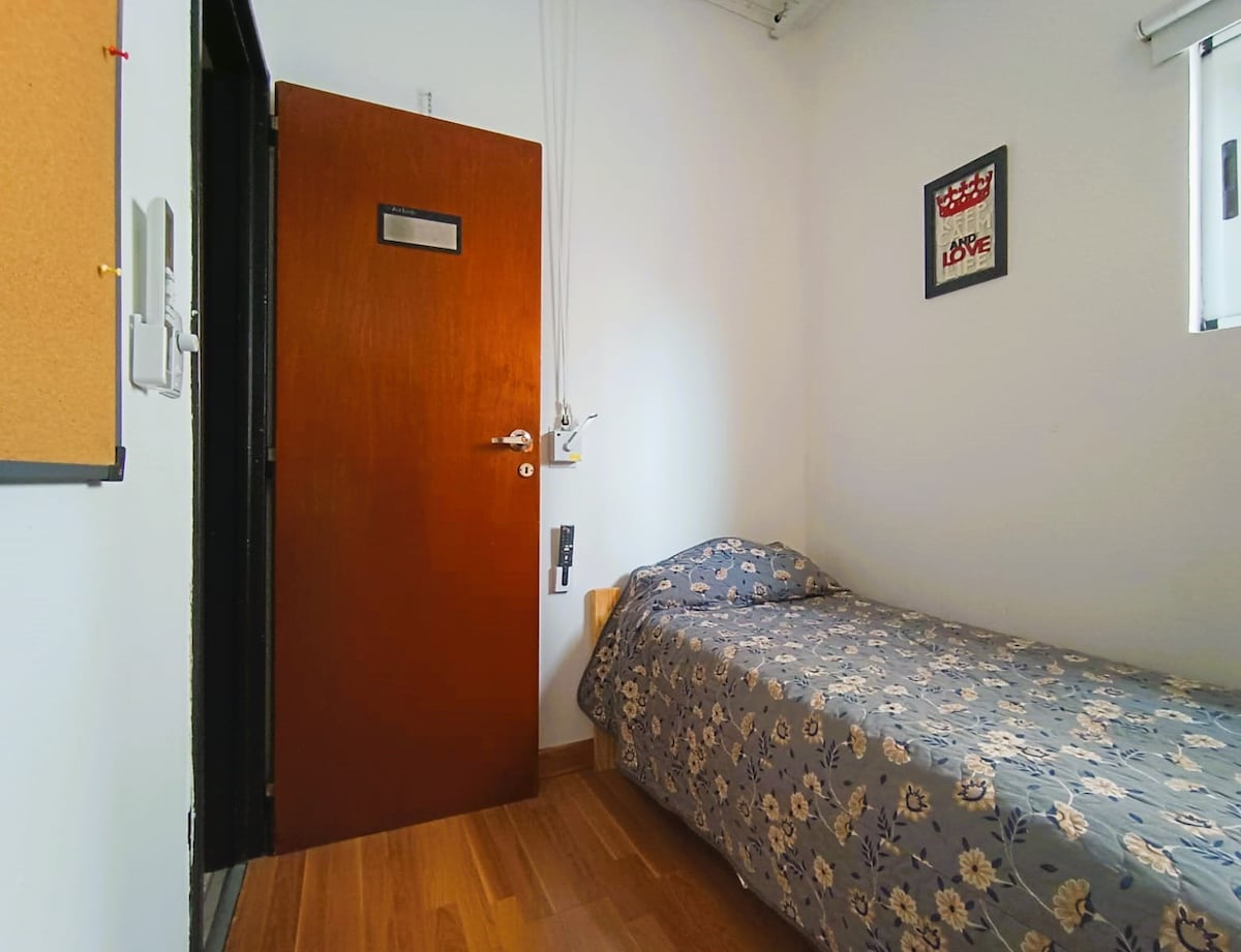 小房间， Almagro ， Bs As市中心。