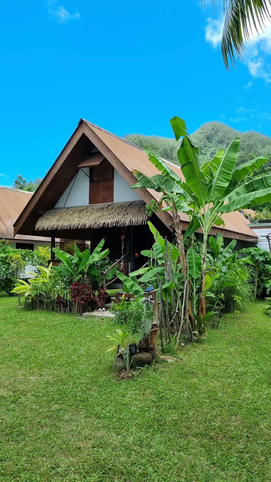 Bungalow traditionnel avec accès privé à la plage