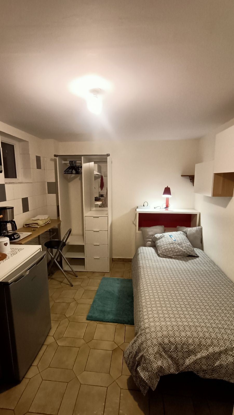 Argenteuil ：带小厨房的漂亮卧室