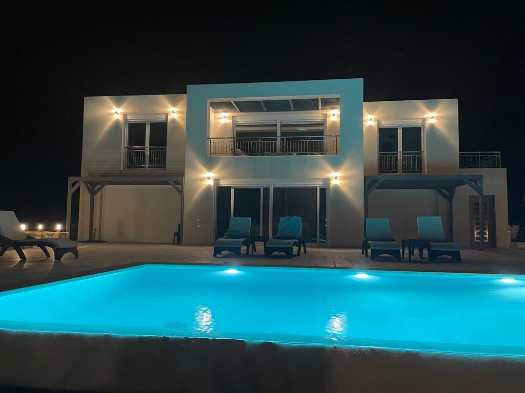 Magnifique villa avec piscine vue sur la baie