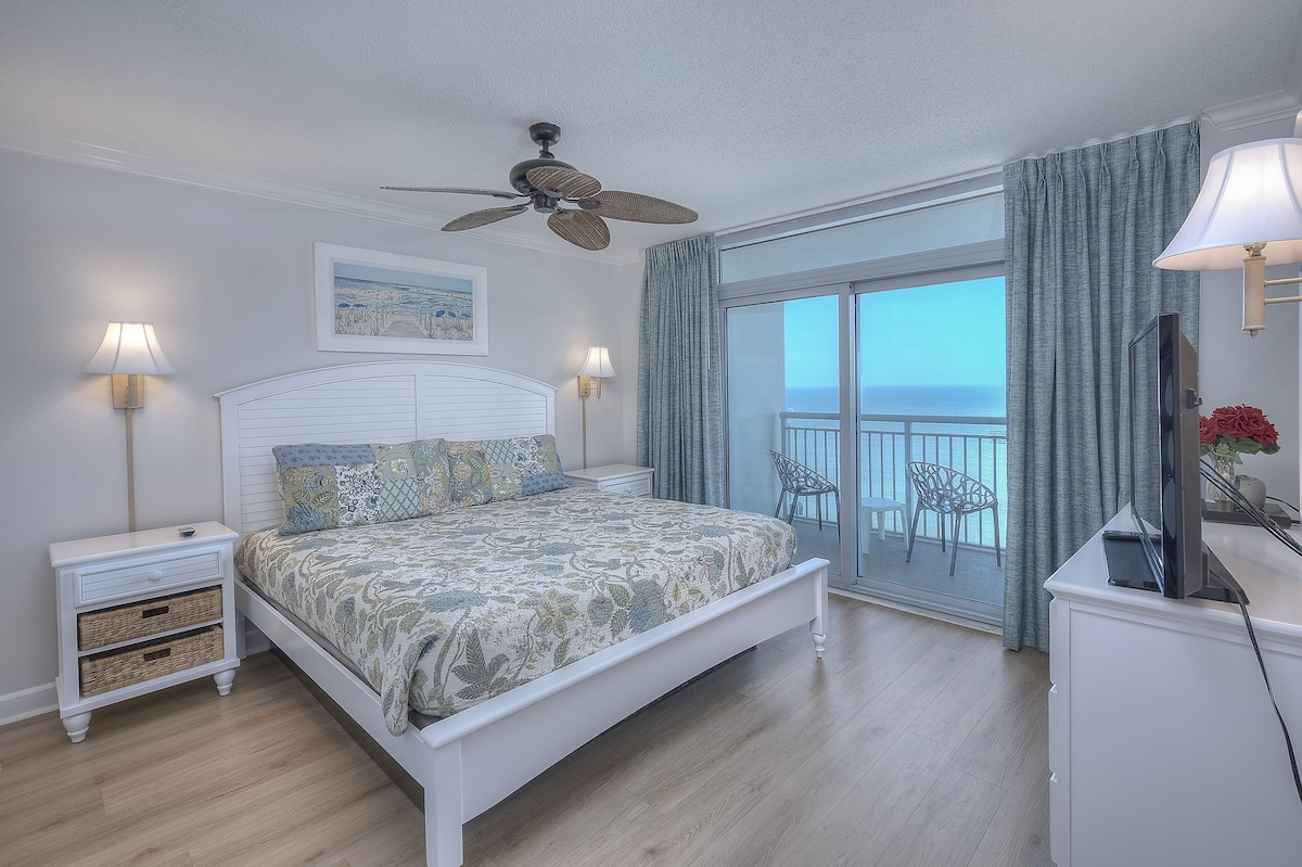Fabulous Oceanfront 4 bedroom - Luxury (GRA1807)