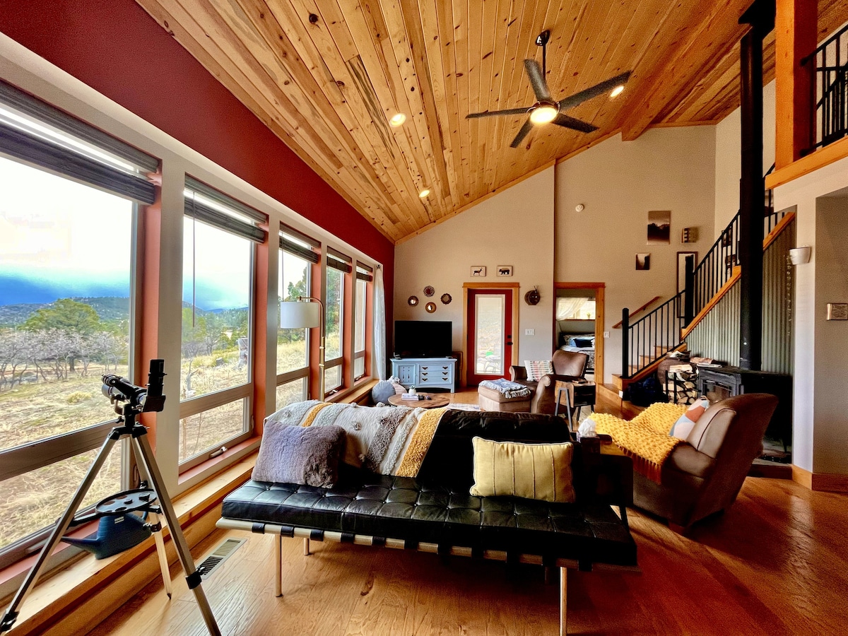 Luxury Nature Retreat: Stunning Views, Quiet Bliss