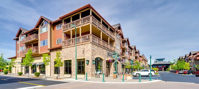 Riverstone Condo by LAKE CDA & Downtown *KING BED*