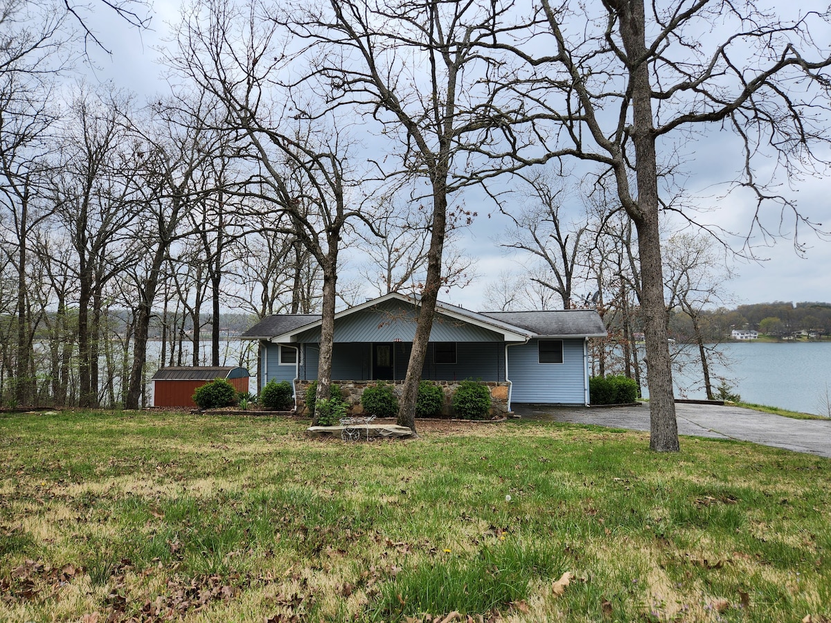 Crown Lake Hideaway