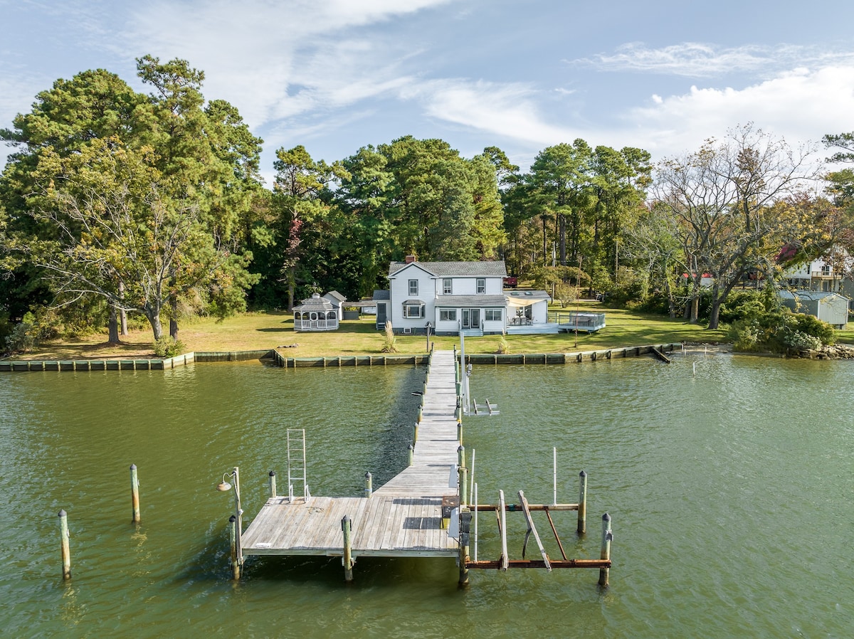 位于拉帕汉诺克（ Rappahannock ）的海滨农舍（ Waterfront Farmhouse ）经过翻修！