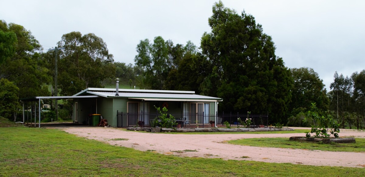 Spacious 3 bedroom country cabin