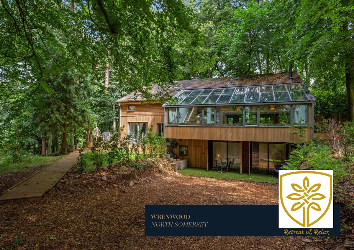 5* Luxury Woodland Retreat Sleeps 12 Hot tub Sauna