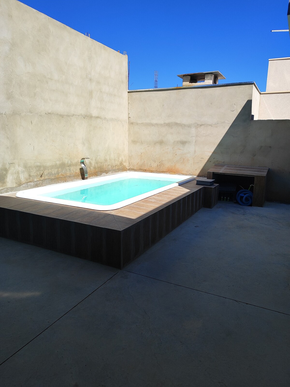 Casa Térrea com piscina próx Av Vetorazzo
