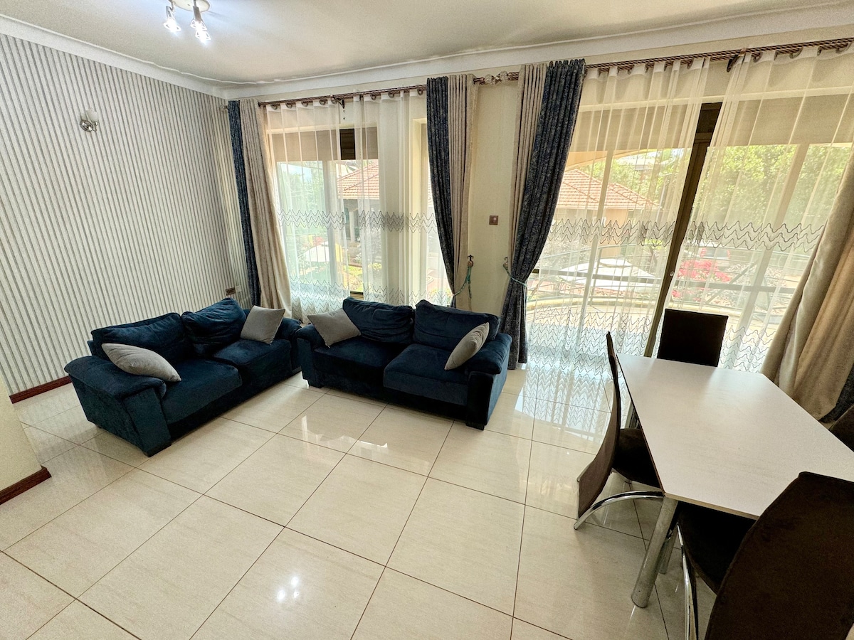 Cozy 2 bedroom place with Pool in Jinja Town