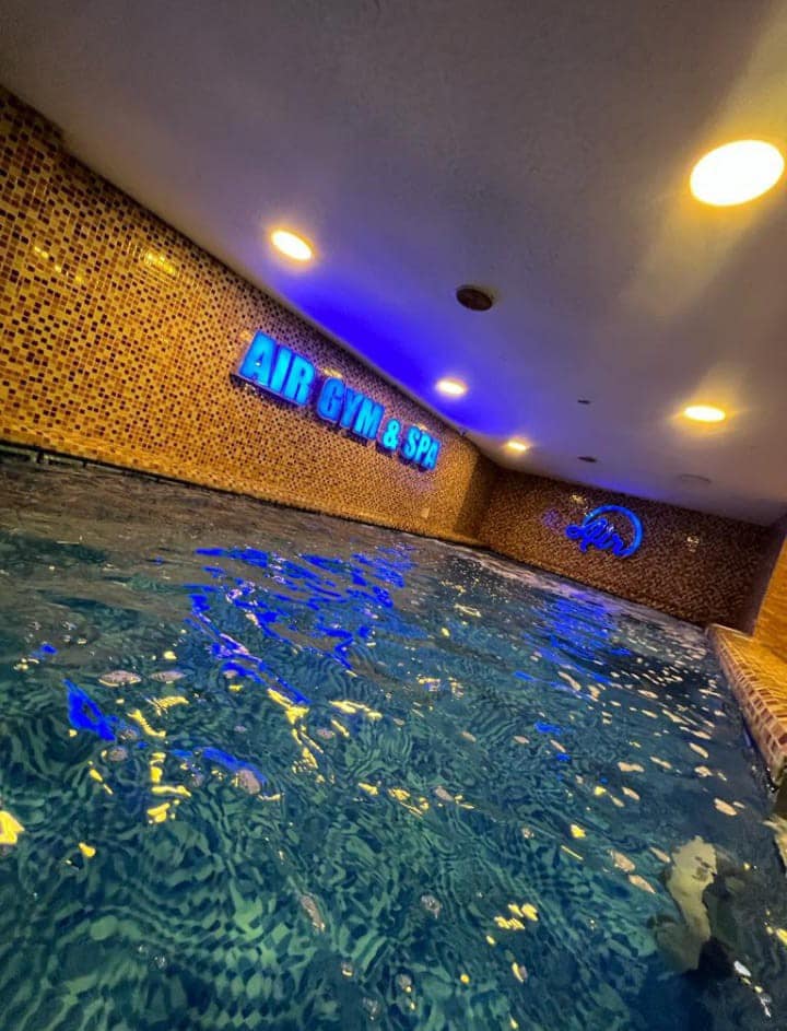 Cairo Crown Apartment with pool and fitness